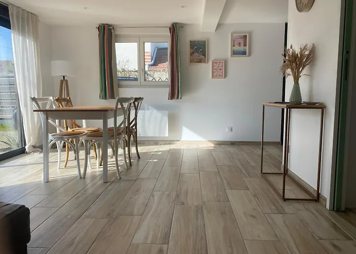 Petite Maison Proche בית נופש *